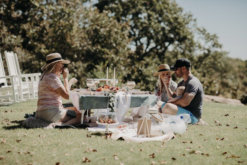 Local business brings luxury picnics to area